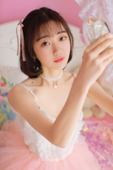 可以自由脱卸女生衣服的